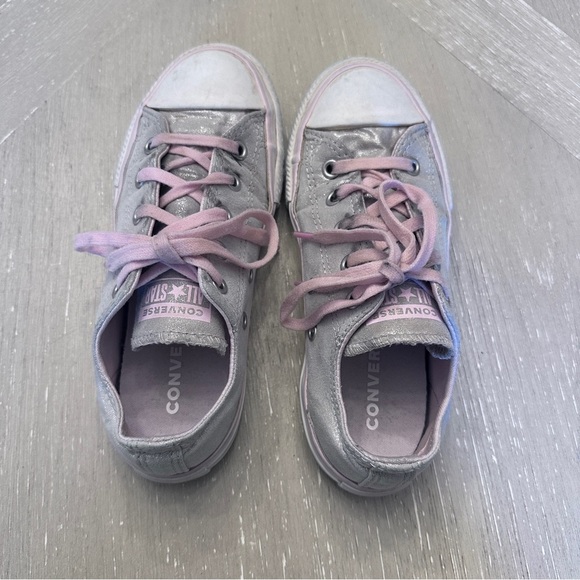Converse silver metallic and light pink low tops size 2 - Picture 7 of 9